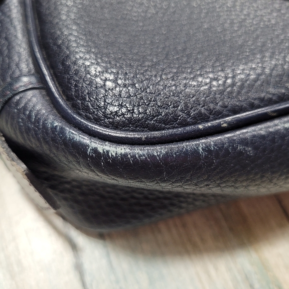 Vintage Dooney & Bourke Leather Crossbody Bag. - Picture 9 of 16